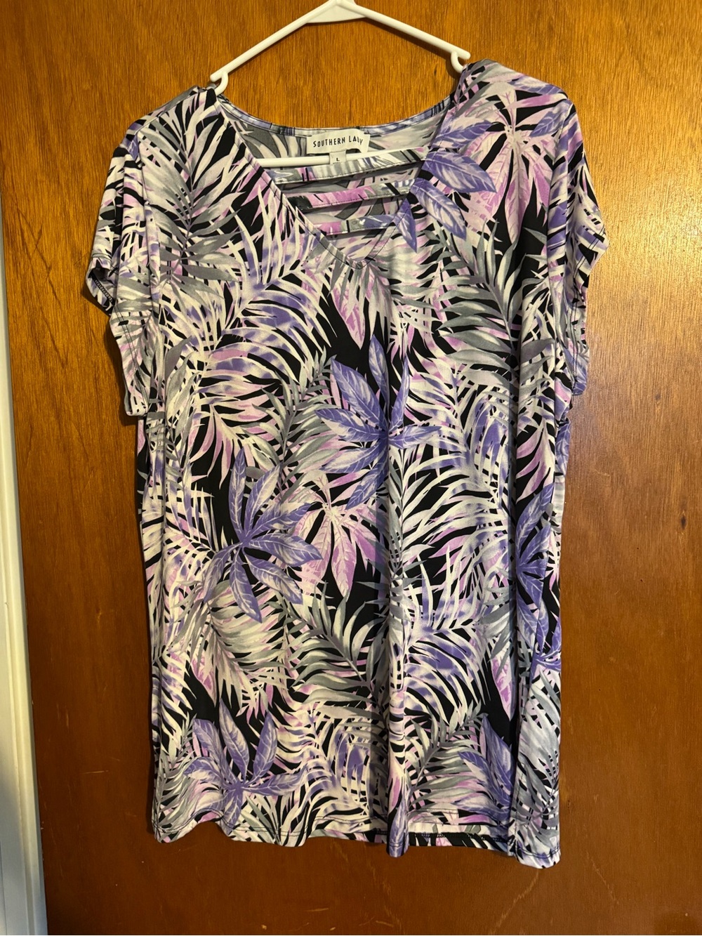 Southern Lady Black & Purple Leaf Pattern Short Sleeve Tee